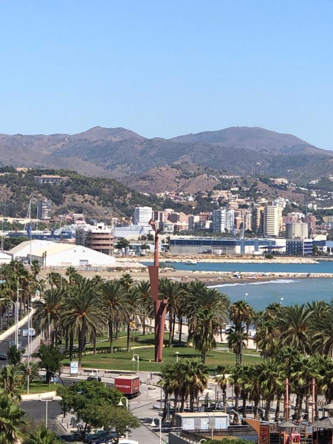 Atico Mirador Paseo Antonio Banderas Primera Linea De Playa Y Piscina Malaga Exterior photo